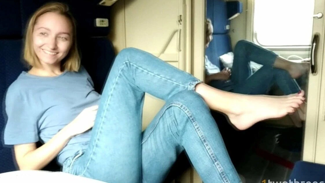 DOUBLE CUM IN MOUTH FOR CUTIE TRAVELER ON A TRAIN