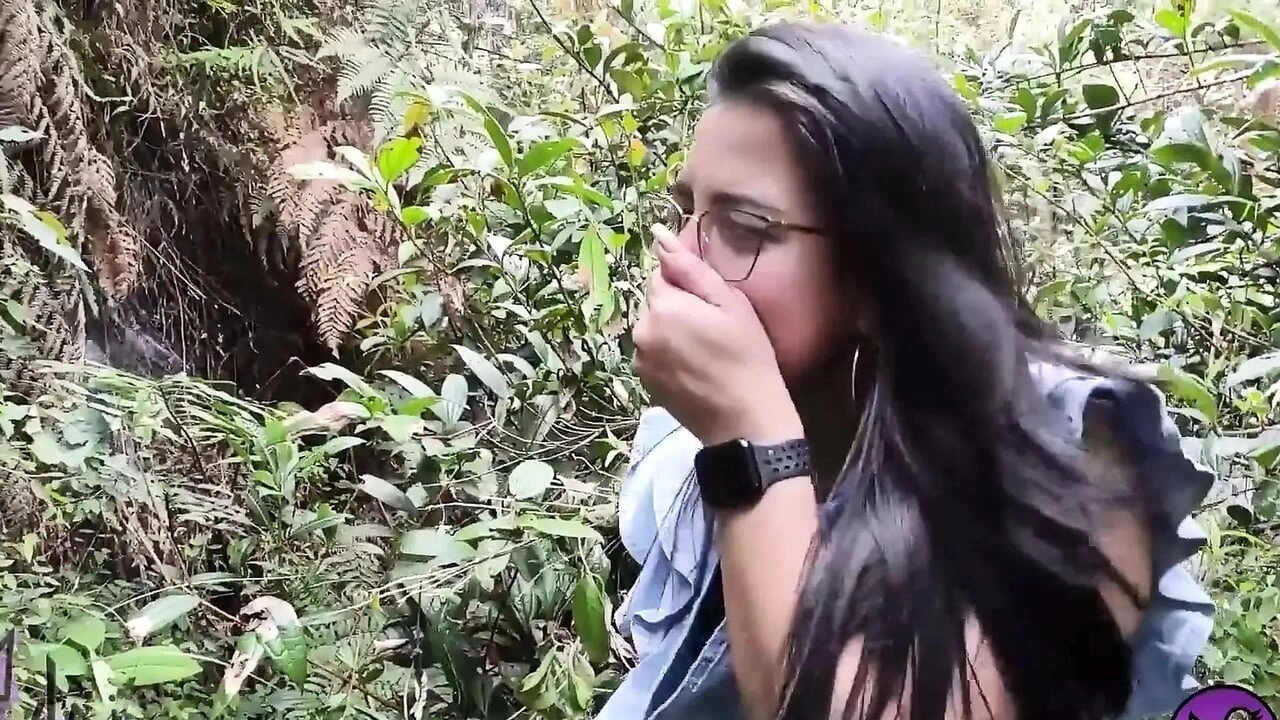 I Knew This Hottie in the Woods and I Fucked Her in the Bushes