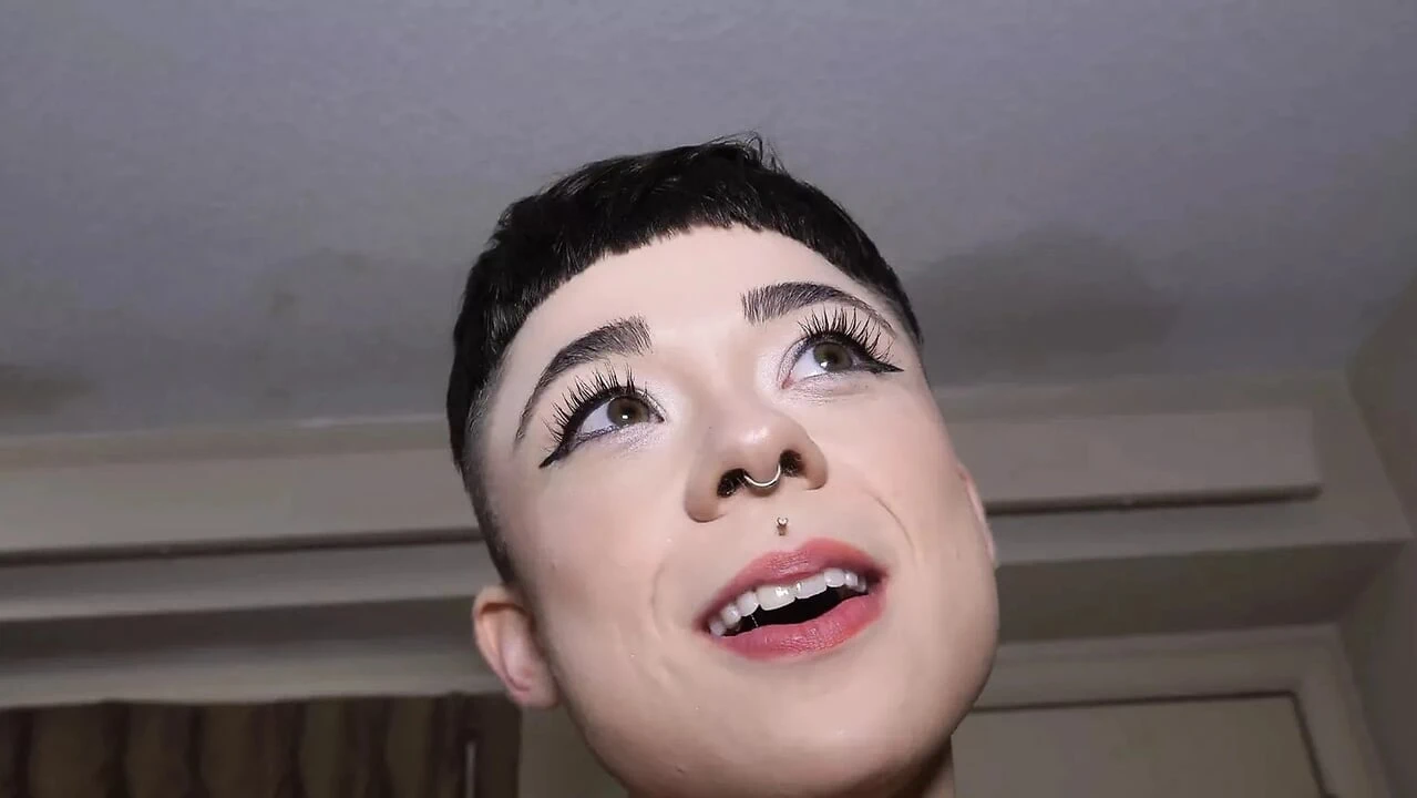 Sexy petite skinny shy girl Magenta Lexx fucks her first guy